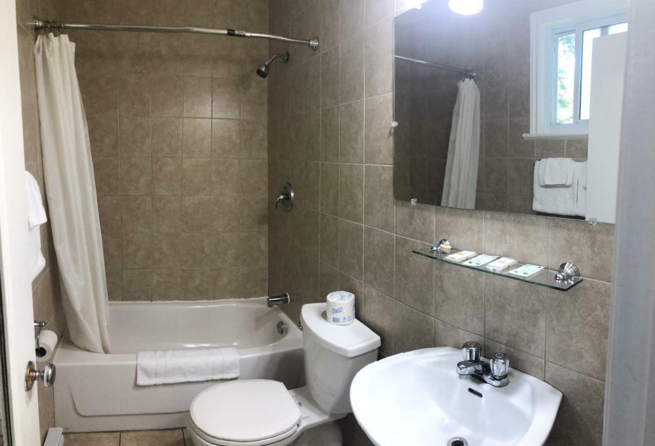 קורנוול Century Motel מראה חיצוני תמונה